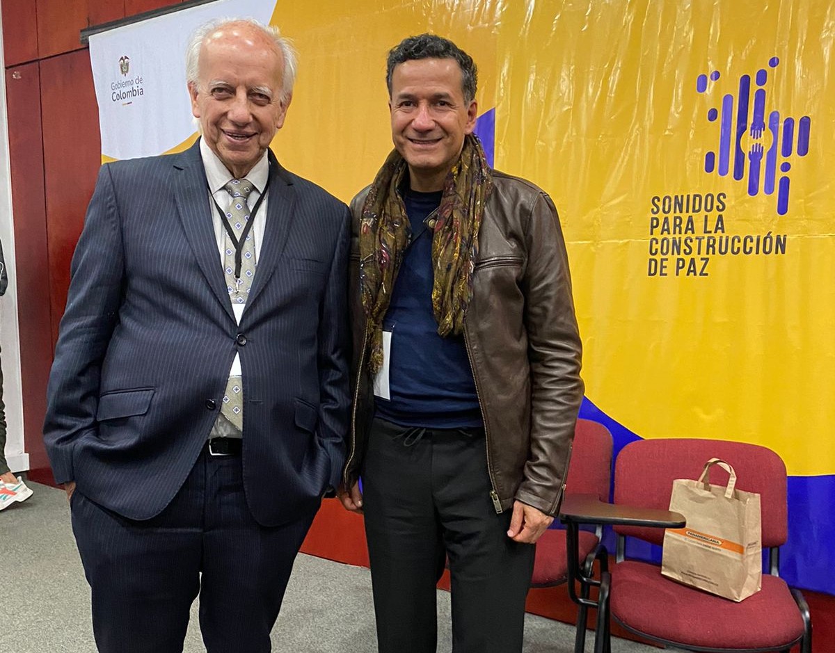 Imagen de Viceministro de las Culturas, las Artes y los Saberes, Jorge Ignacio Zorro, junto al Vicerrector de Cultura y Bienestar de la Universidad del Cauca