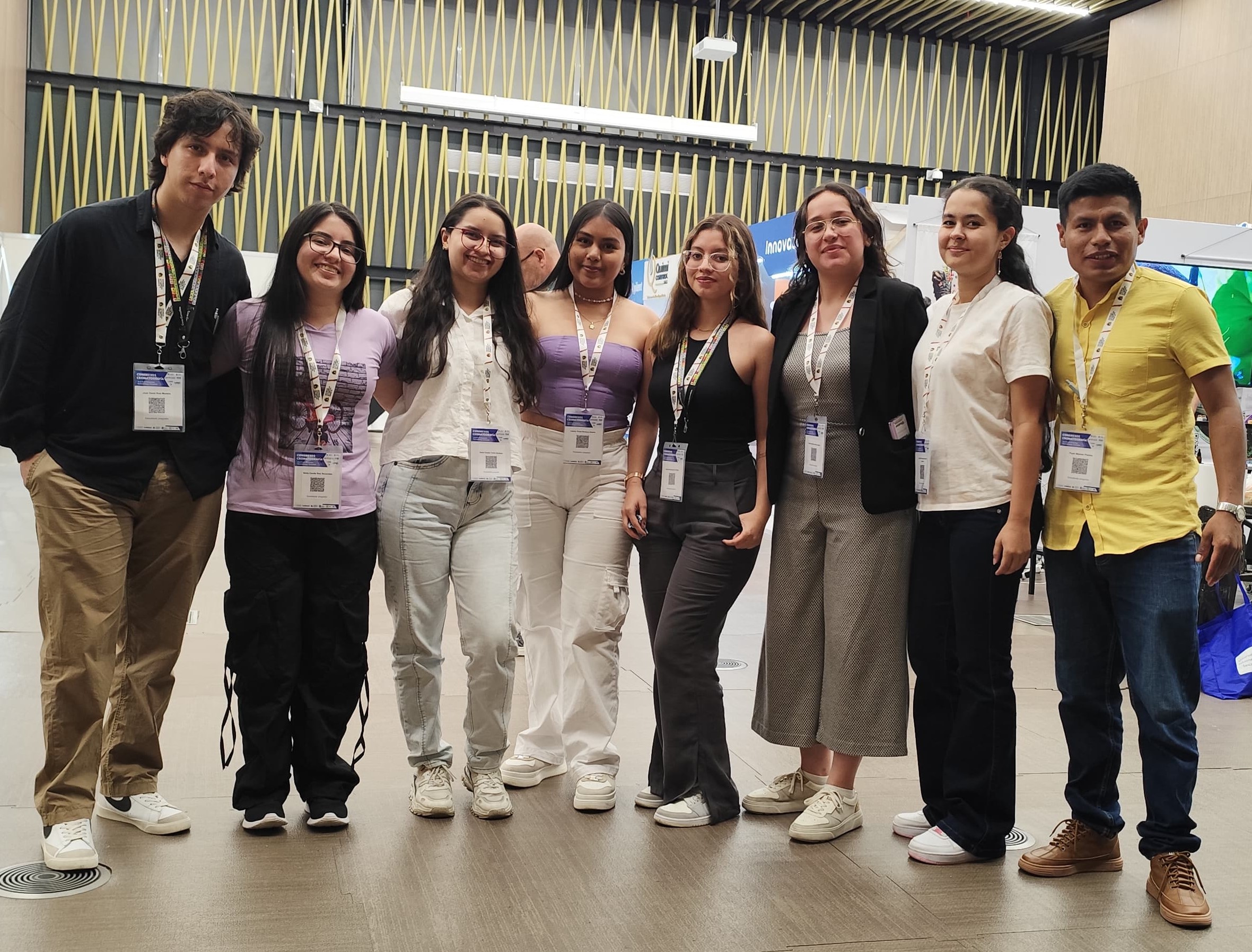 Imagen de estudiantes de Química ne el XI Congreso Colombiano de Cromatografía