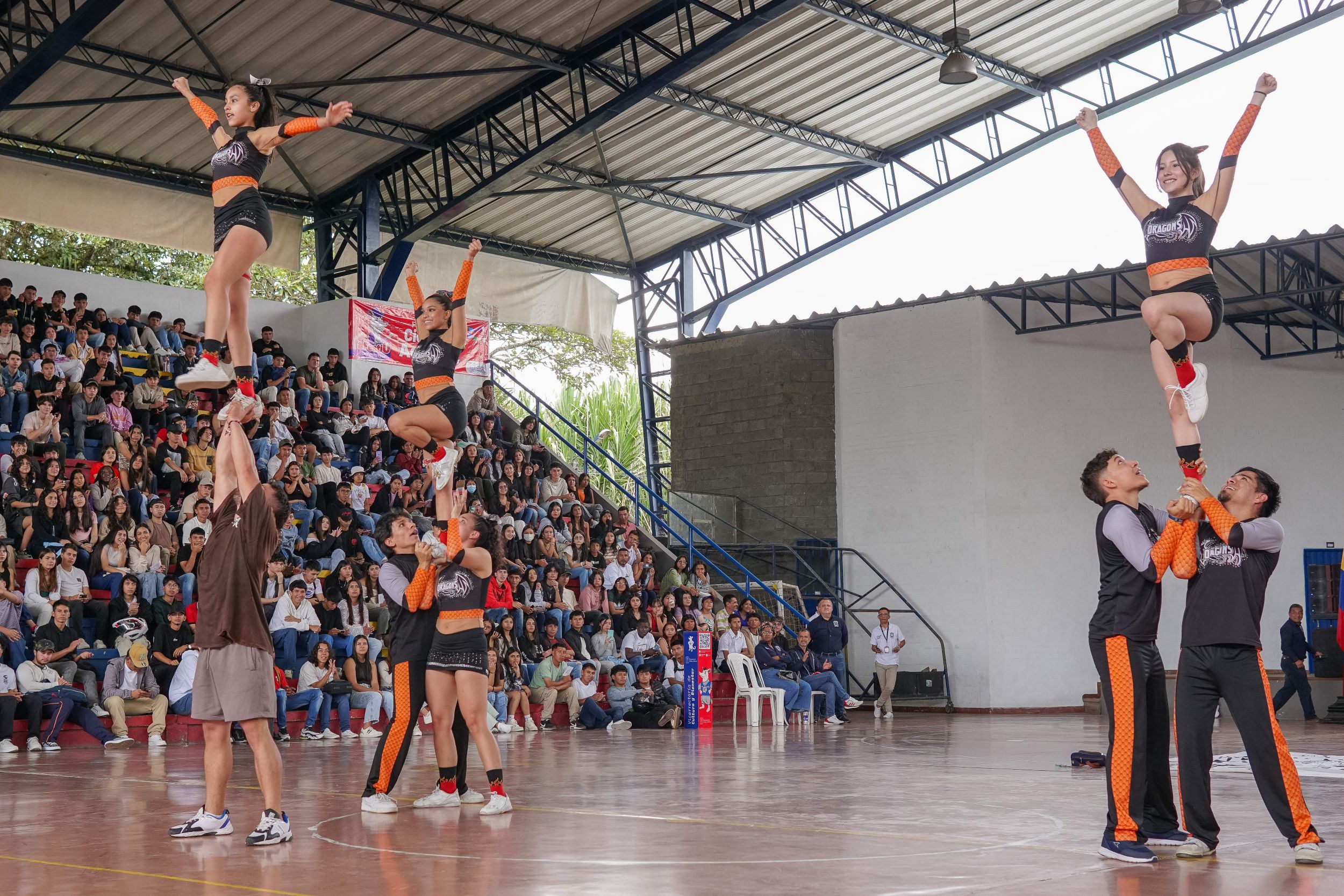 Imagen de danzas durante Bienvenida de Primíparos I 2025